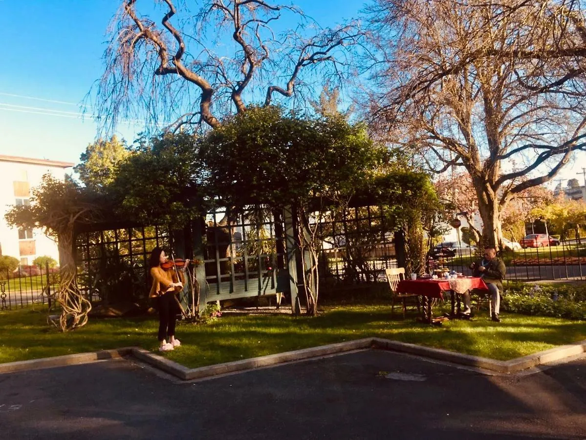 Beaconsfield Bed And Breakfast - Victoria