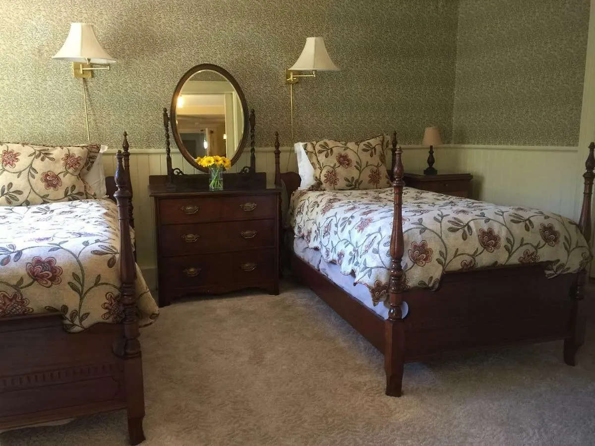Beaconsfield Bed And Breakfast - Victoria Bed & Breakfast