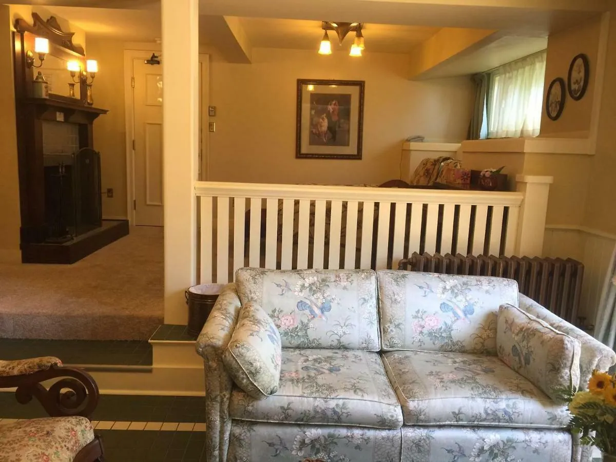 Beaconsfield Bed And Breakfast - Victoria