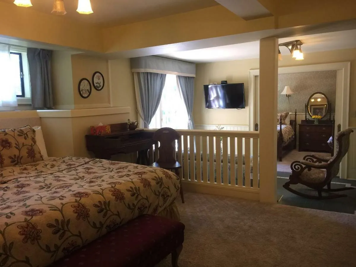 Beaconsfield Bed And Breakfast - Victoria Bed & Breakfast