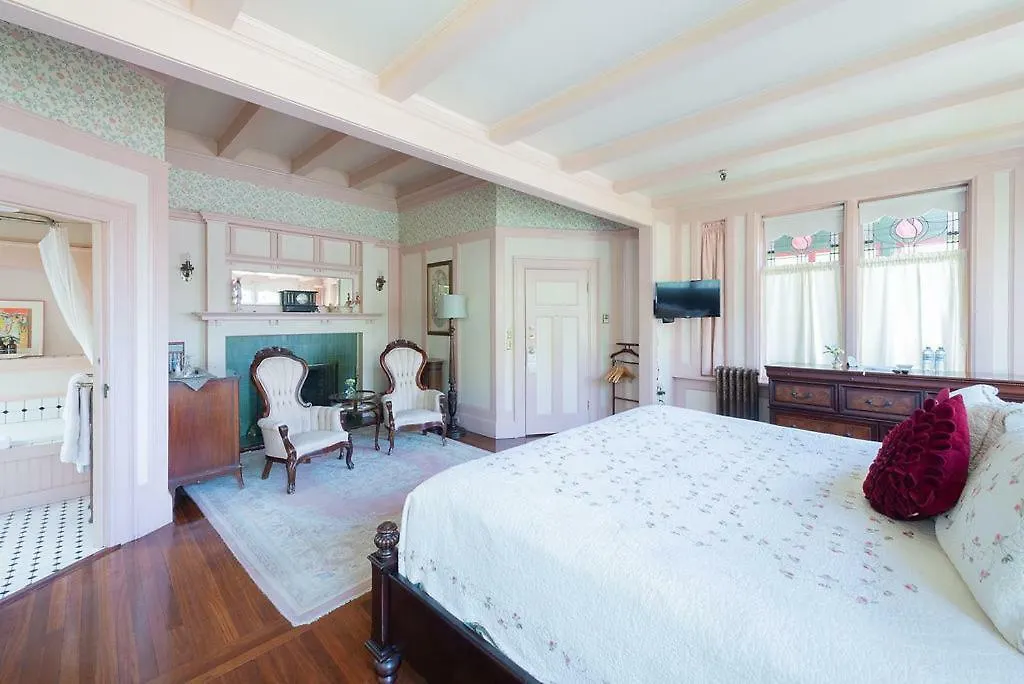 Beaconsfield Bed And Breakfast - Victoria Bed & Breakfast
